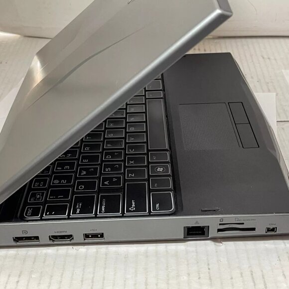 Alienware M11x R2, Core i7-U640 8GB RAM 750GB HDD Win10Pro -GT 335M-AS IS - Picture 7 of 13